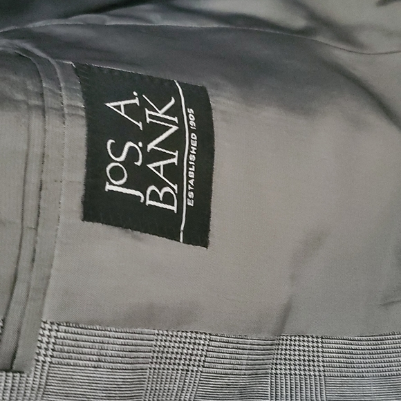 Jos. A. Bank jacket...gray...in very good condition! Size R 42 - Picture 5 of 9